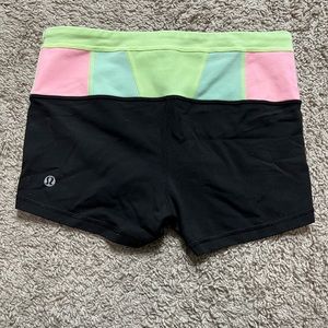 Lululemon Wunder under reversible 3” spandex shorts